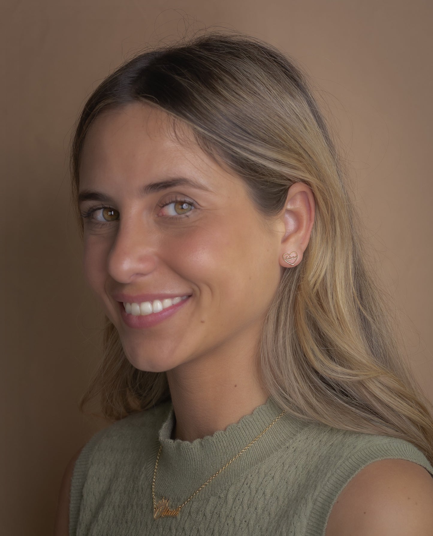 Pendientes Aria Corazón Nombre en Plata 925 con baño de Oro 18k