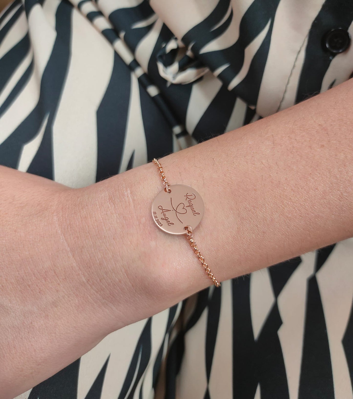 Pulsera Dije Nara Corazón con Nombres y fecha en Plata 925 con Baño de Oro Rosa 18k