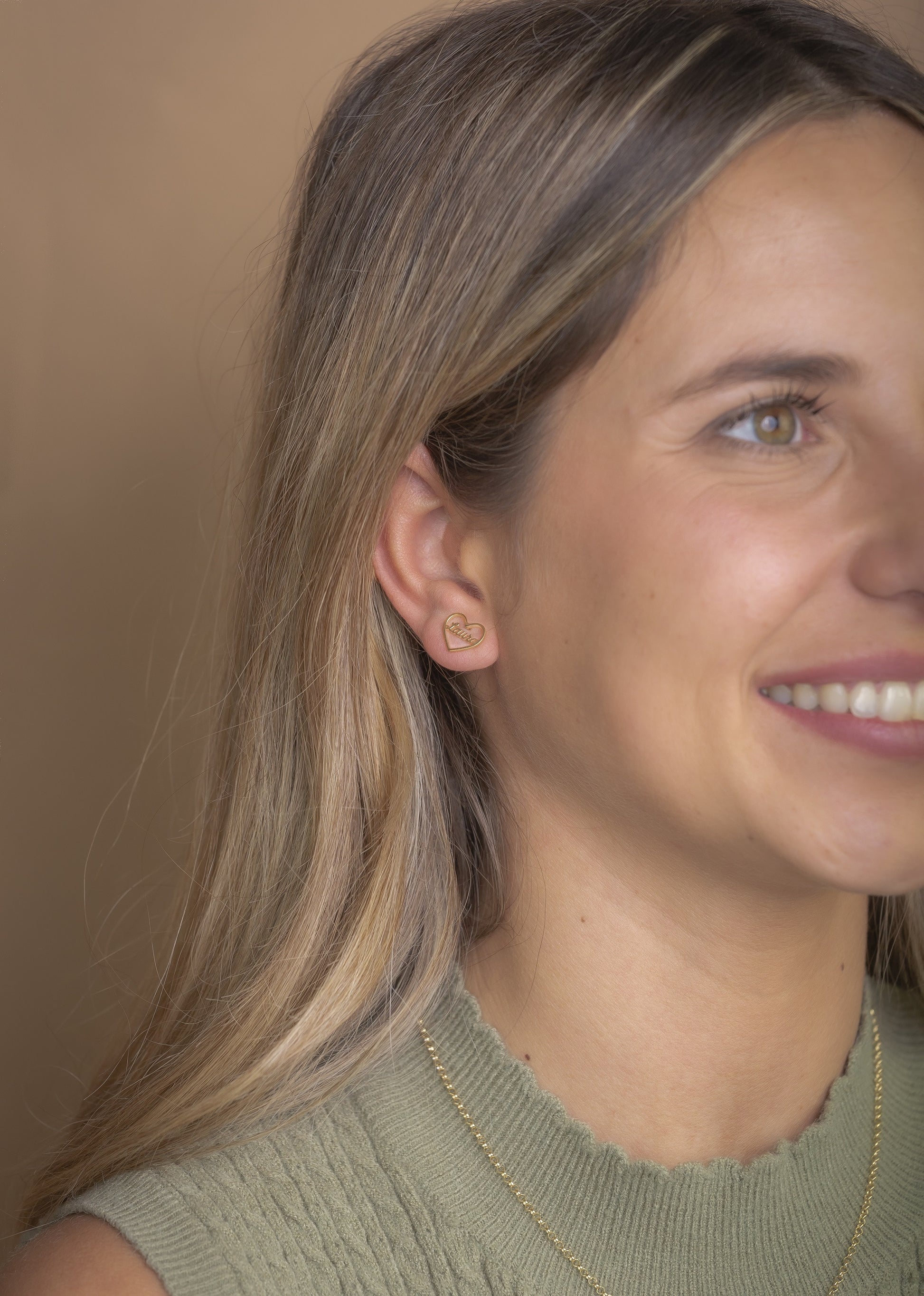 Pendientes Aria Corazón Nombre en Plata 925 con baño de Oro 18k