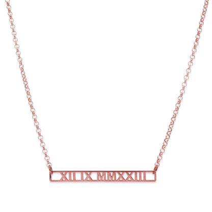 Collar Minerva Fecha Números Romanos en Plata 925 y Baño Oro Rosa 18k