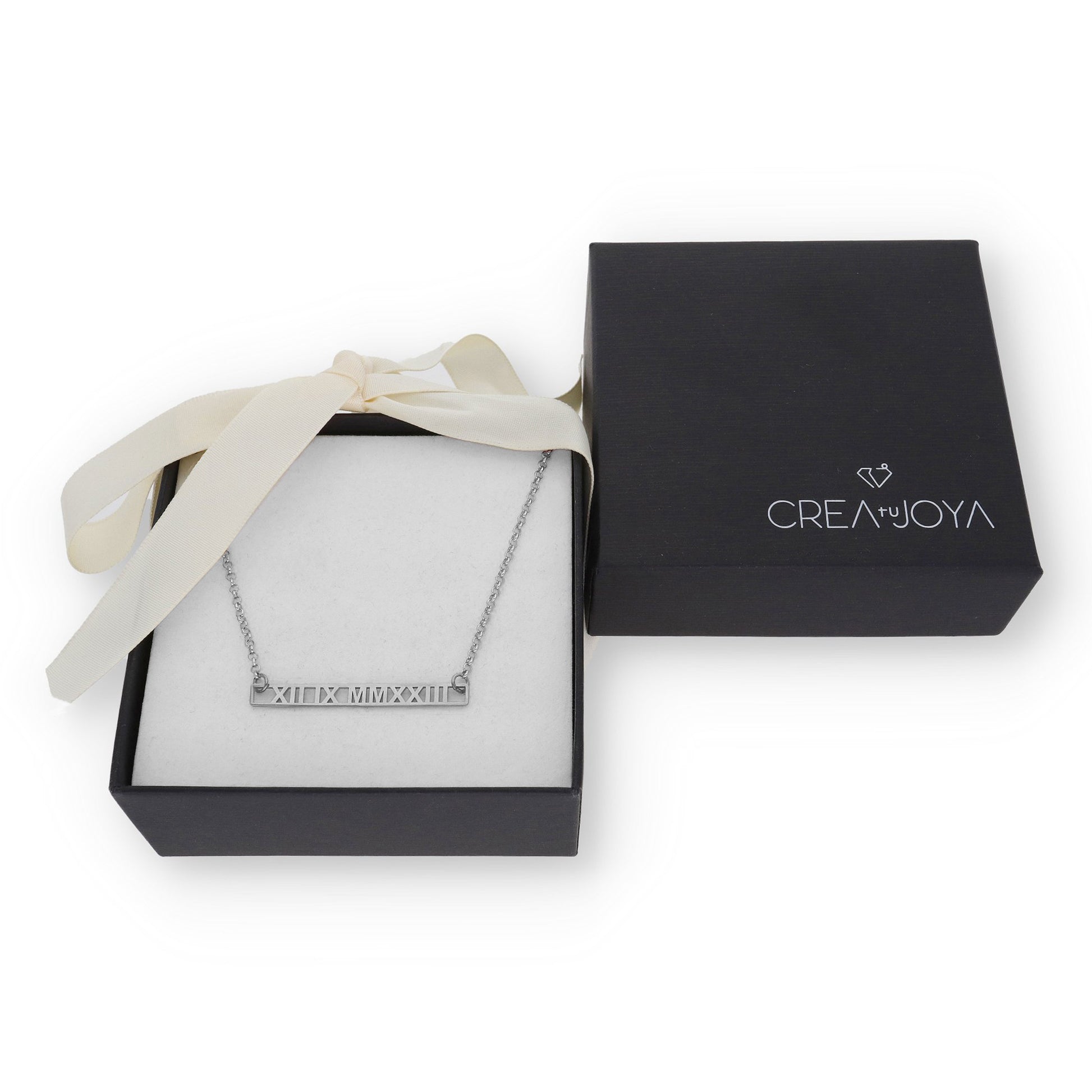 Collar Minerva Fecha Números Romanos en Plata 925 y Baño Oro Rosa 18k