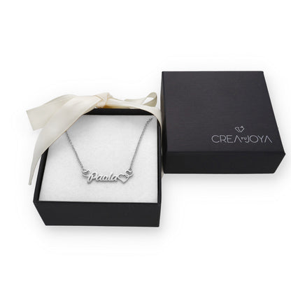 Colgante Nombre con Corazones Nusa en Plata de Ley 925 y Baño Oro 18k