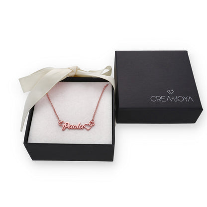Colgante Nombre con Corazones Nusa en Plata de Ley 925 y Baño Oro 18k