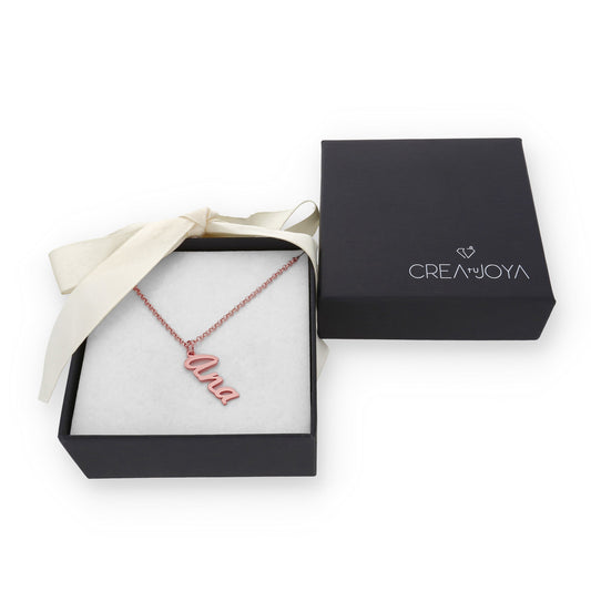 Colgante Delia Nombre en Plata de Ley 925 y baño Oro rosa 18k