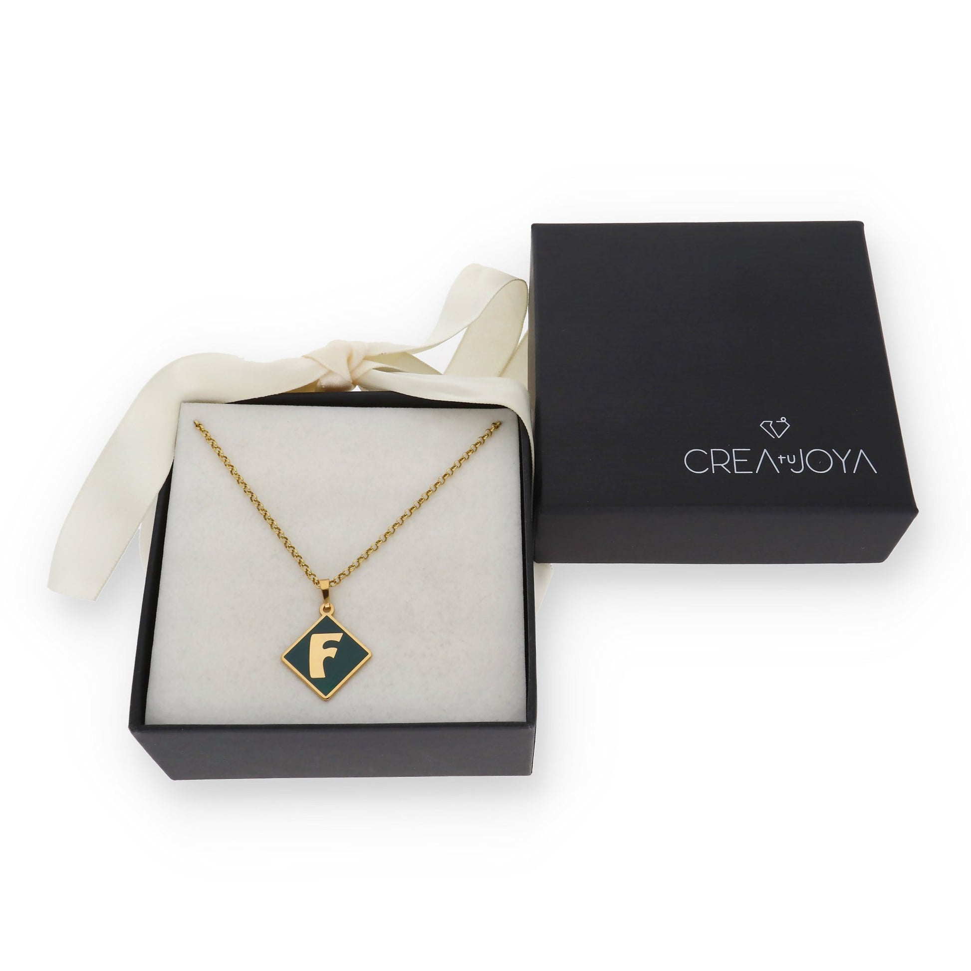 Colgante Olivia en color e Inicial en Plata de ley 925 y Baño Oro 18k