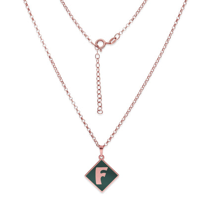 Colgante Olivia en color e Inicial en Plata de ley 925 y Baño Oro 18k