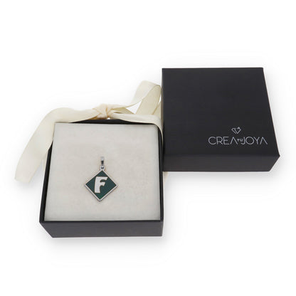 Colgante Olivia en color e Inicial en Plata de ley 925 y baño Oro rosa 18k
