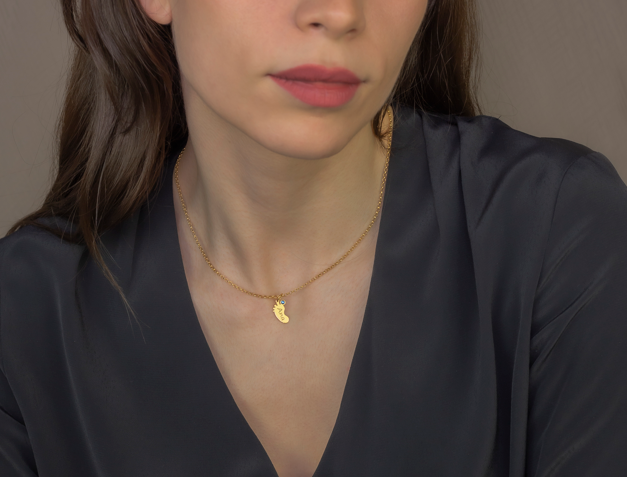 Colgante Pie con Nombre y con Piedra de Color en Plata 925 y Baño de Oro 18k