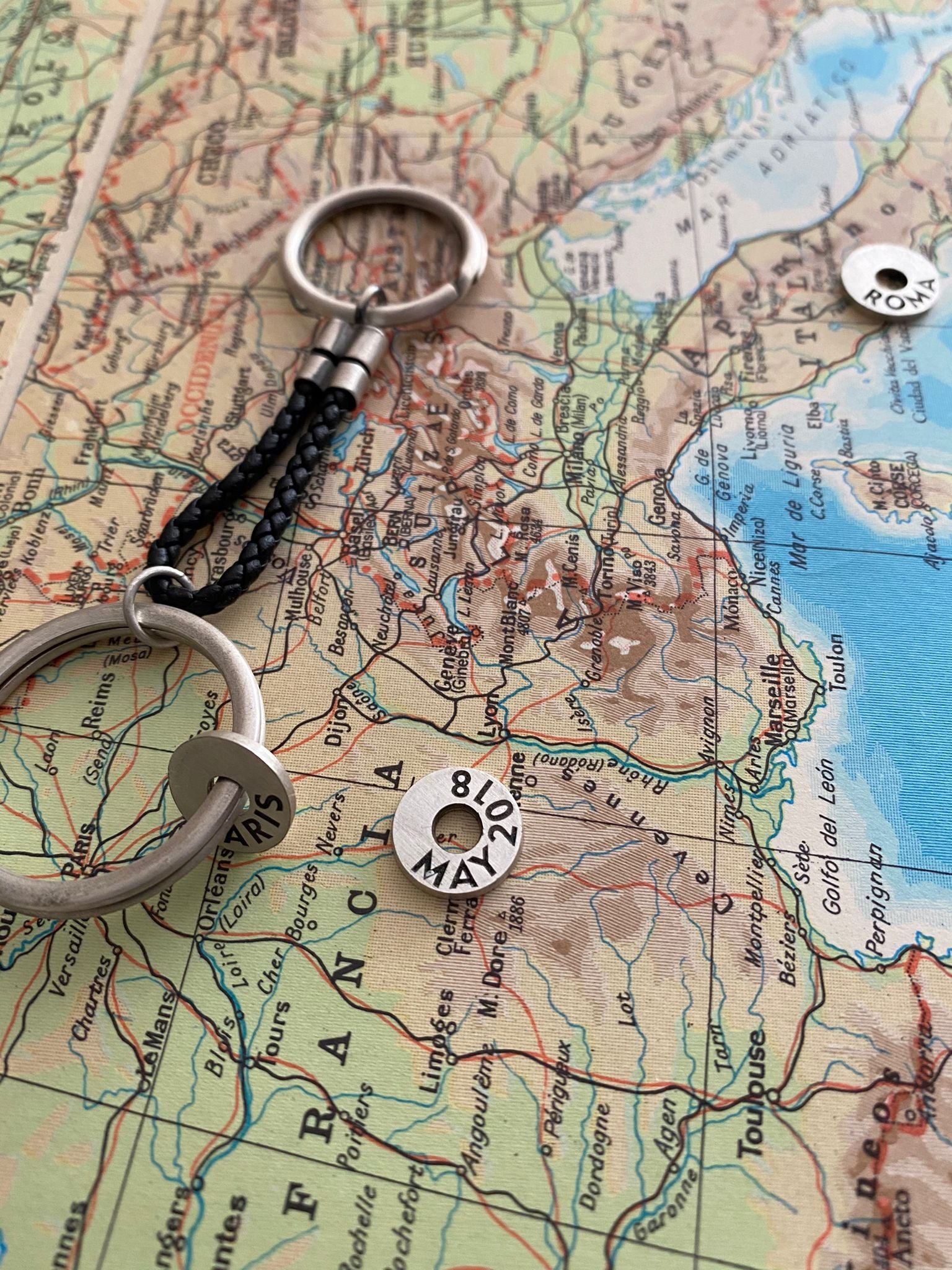 Llavero Travel con Aros Personalizados en Plata 925