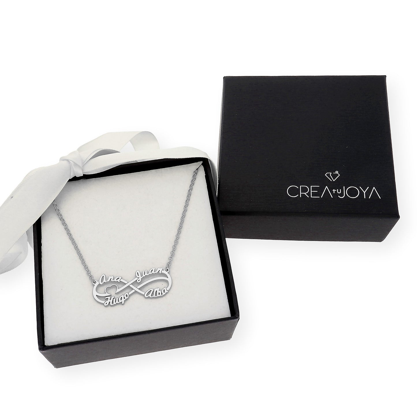 Colgante Infinito Cyrilla Cuatro Nombres en Plata 925 con Baño de Oro 18k