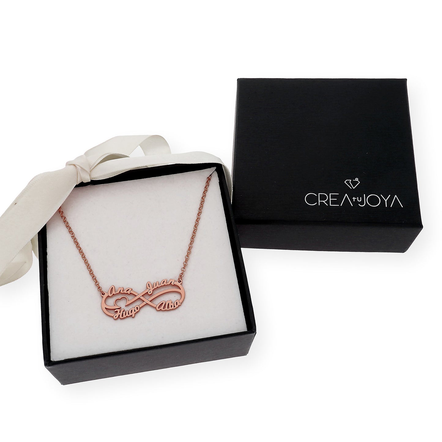 Colgante Infinito Cyrilla Cuatro Nombres en Plata 925 con Baño de Oro 18k