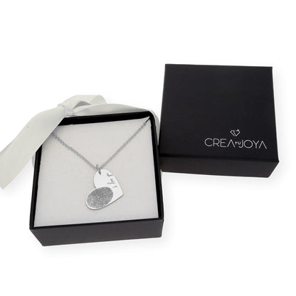 Colgante Corazón Seema Huella con Frase en Plata 925 y Baño de Oro 18k